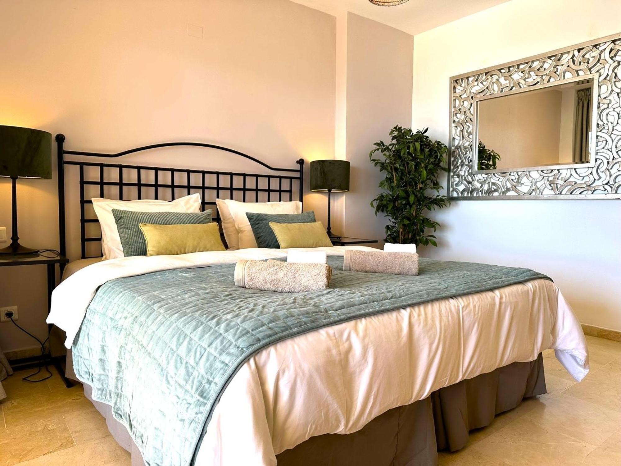 Apartments Bermuda Beach Estepona Ngoại thất bức ảnh