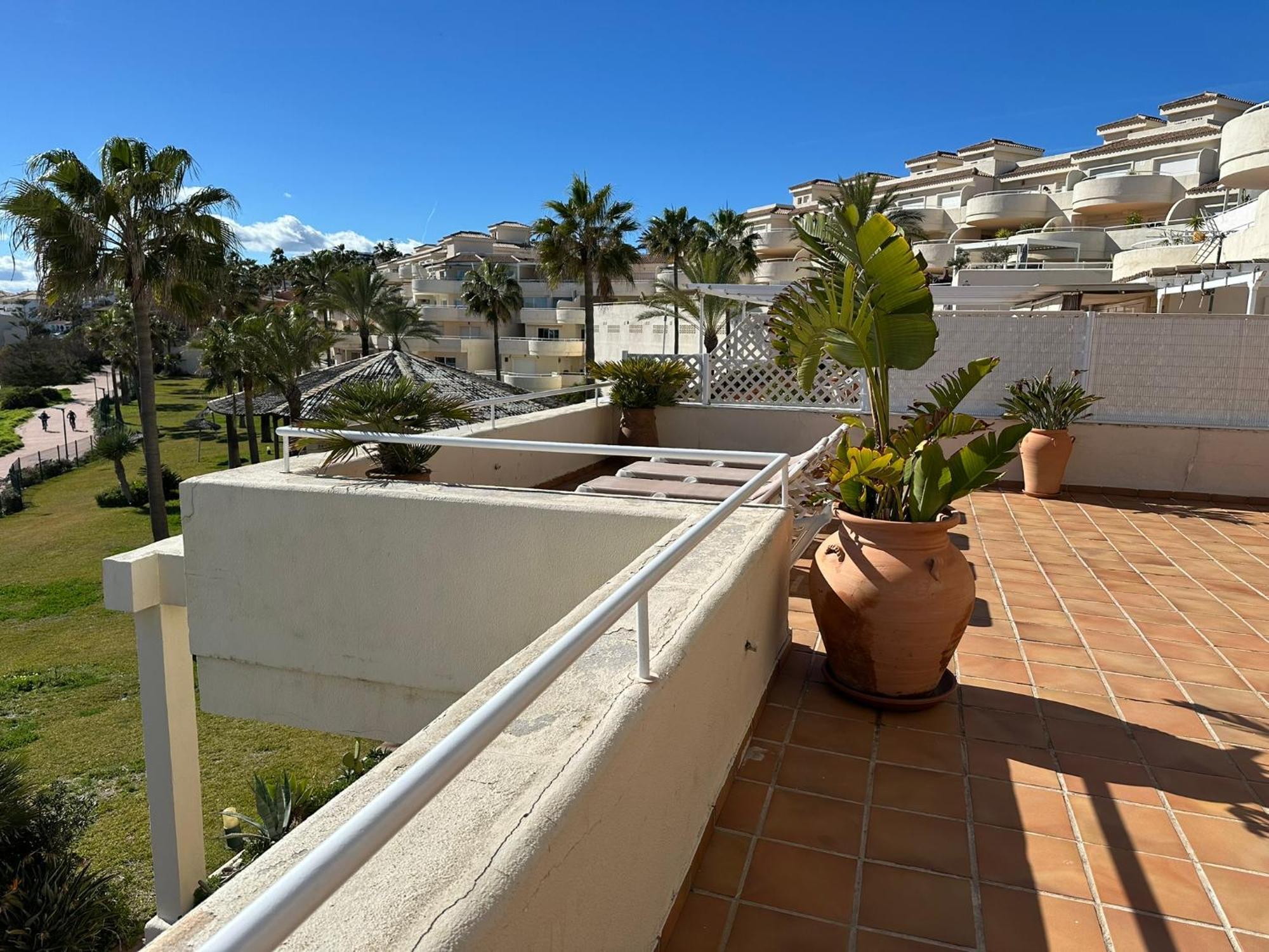 Apartments Bermuda Beach Estepona Ngoại thất bức ảnh