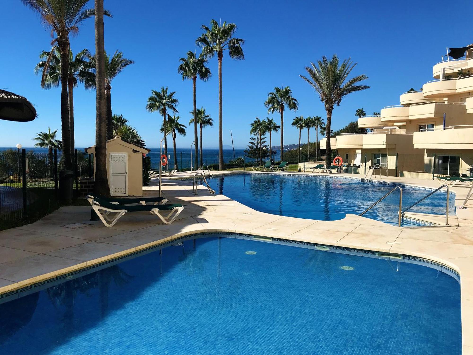 Apartments Bermuda Beach Estepona Ngoại thất bức ảnh