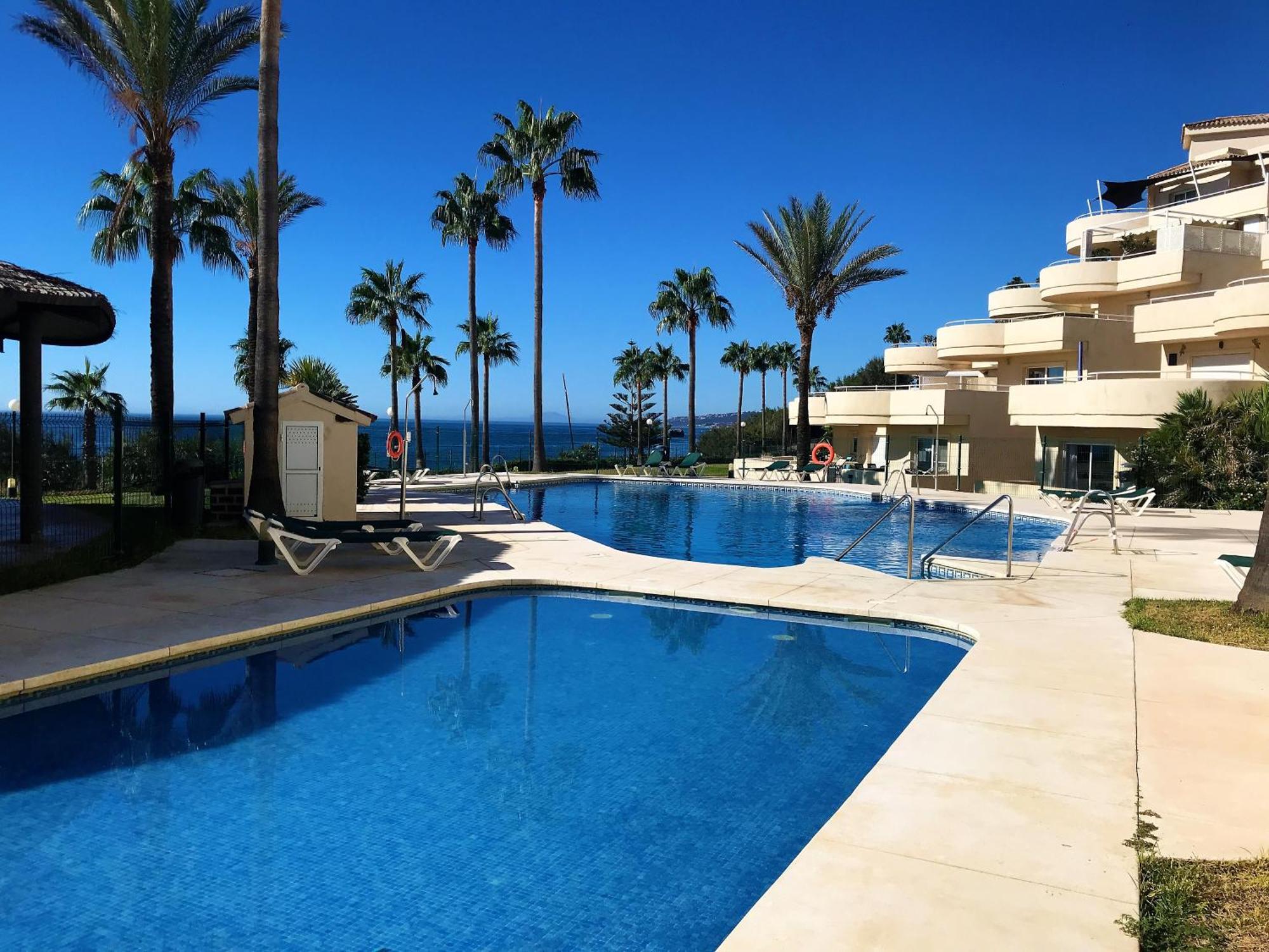 Apartments Bermuda Beach Estepona Ngoại thất bức ảnh
